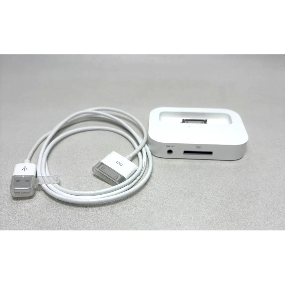 2003 Apple Dock for iPod 3rd/4th Generation White With Original Cable Untested
